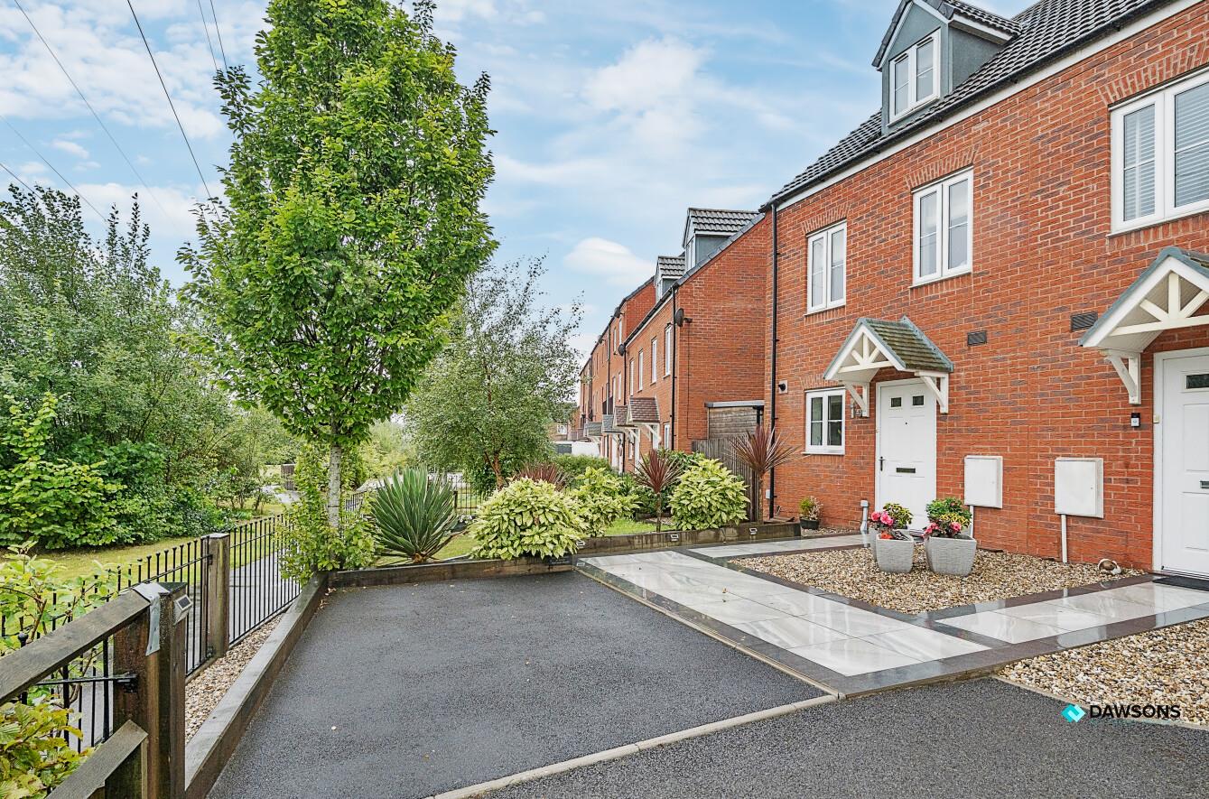 Heol James Gravell, Llanelli, SA15 4BX